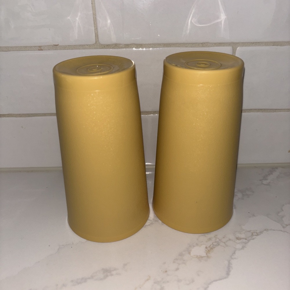 Tupperware Tumblers Vintage Classic 12 oz Cups Harvest Gold 873 Set of 2